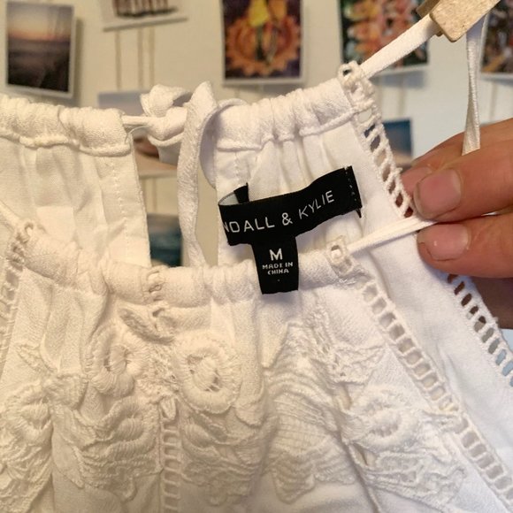 Kendall & Kylie - Picture 2 of 2